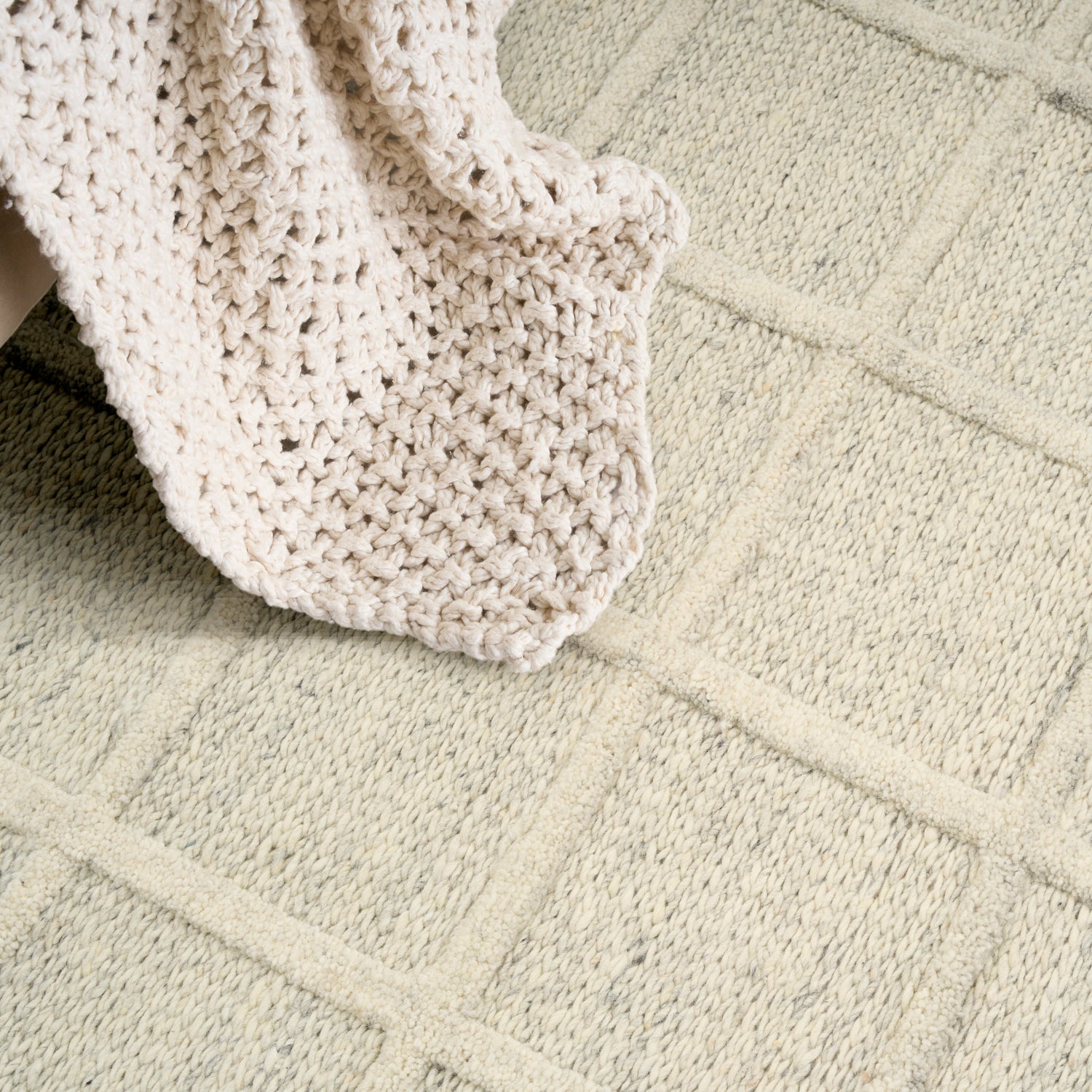 DKNY Pure Framework FRA01 Ivory Rug