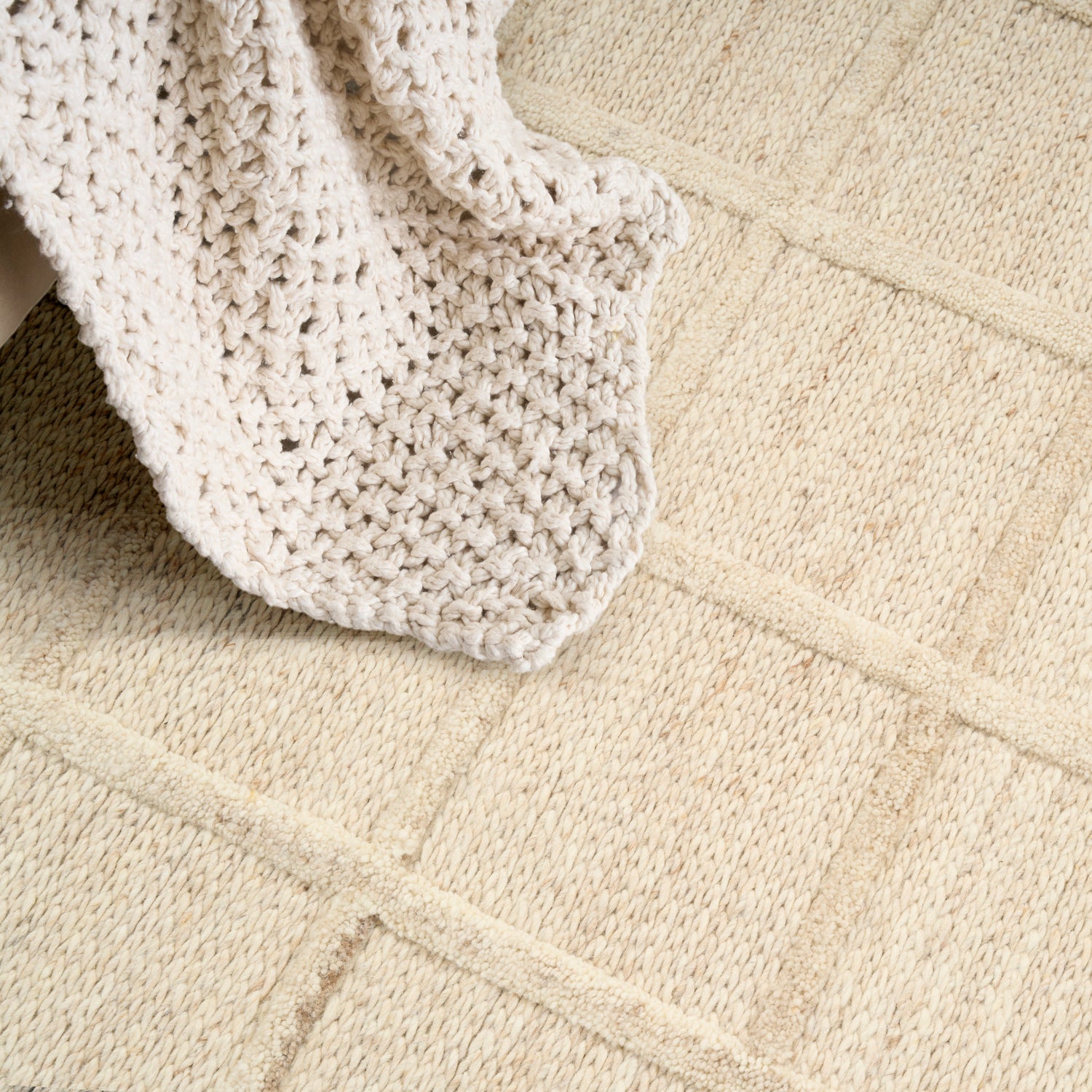 DKNY Pure Framework FRA01 Sand Rug