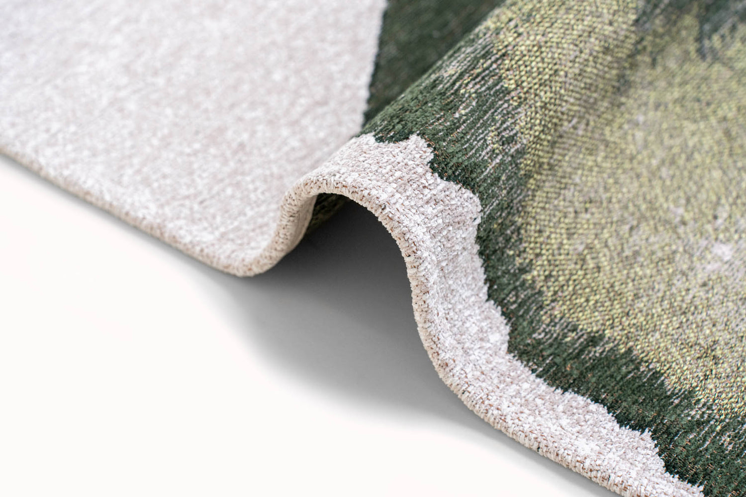 Louis De Poortere Meditation Lagoon 9331 Palm Green Round Rug
