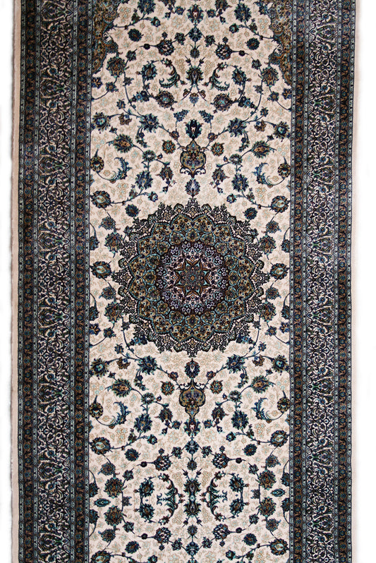 Timeless Loom Isfahan Runner Rug alternate image