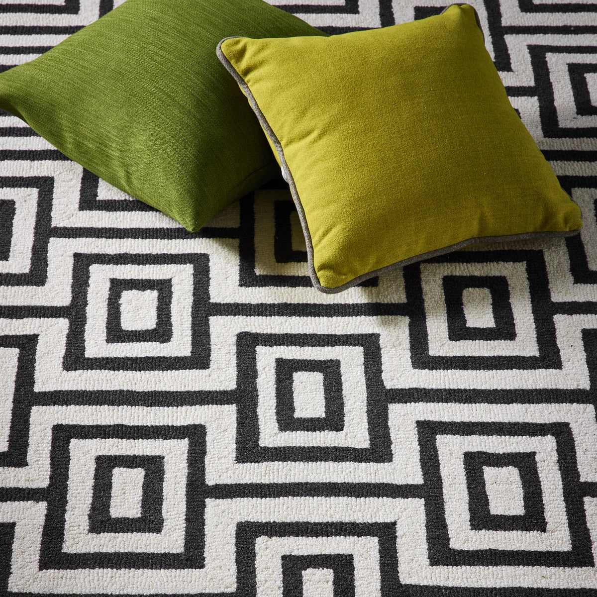 Origins Labyrinth Black/White Rug - Love-Rugs