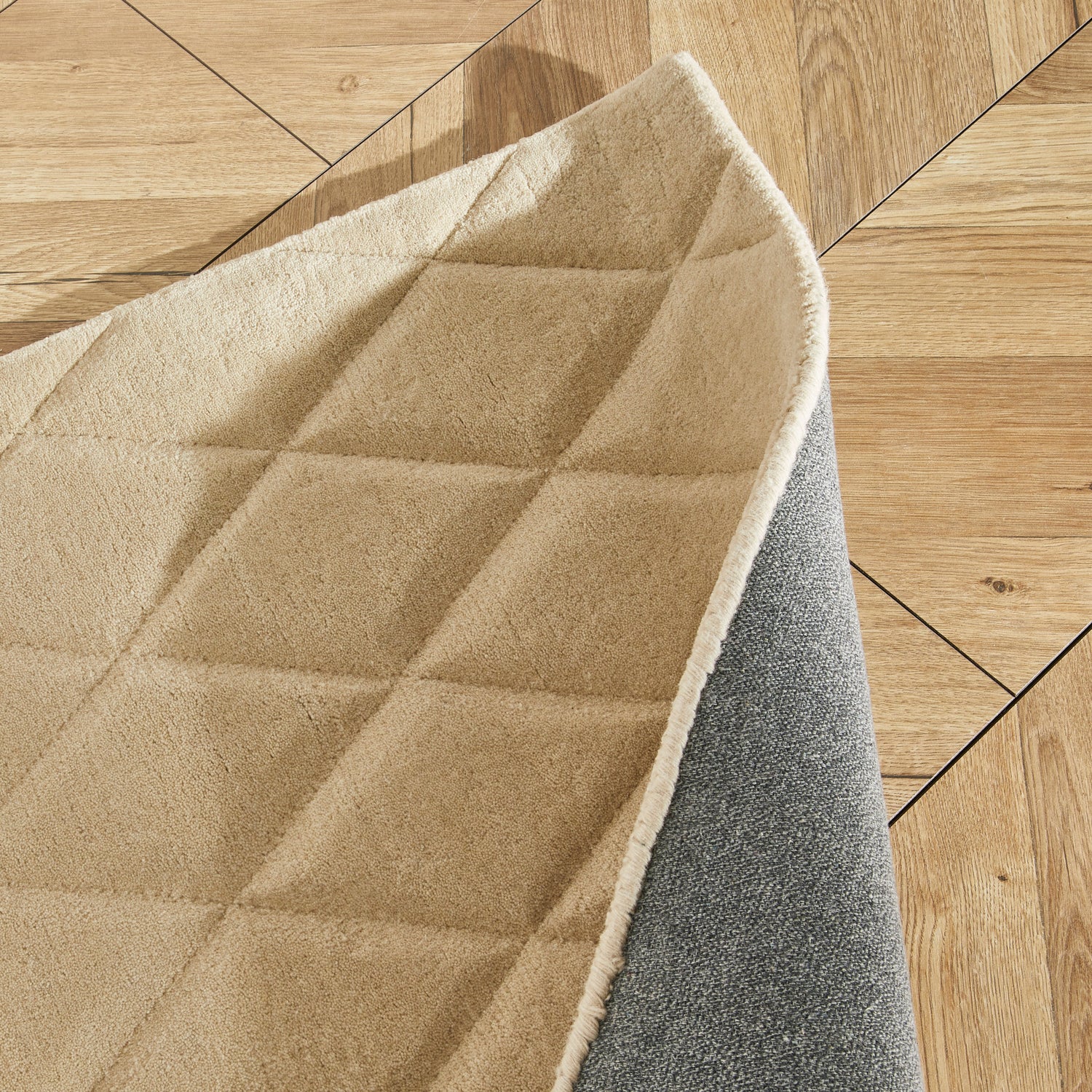 Priory PRI103 Beige Rug