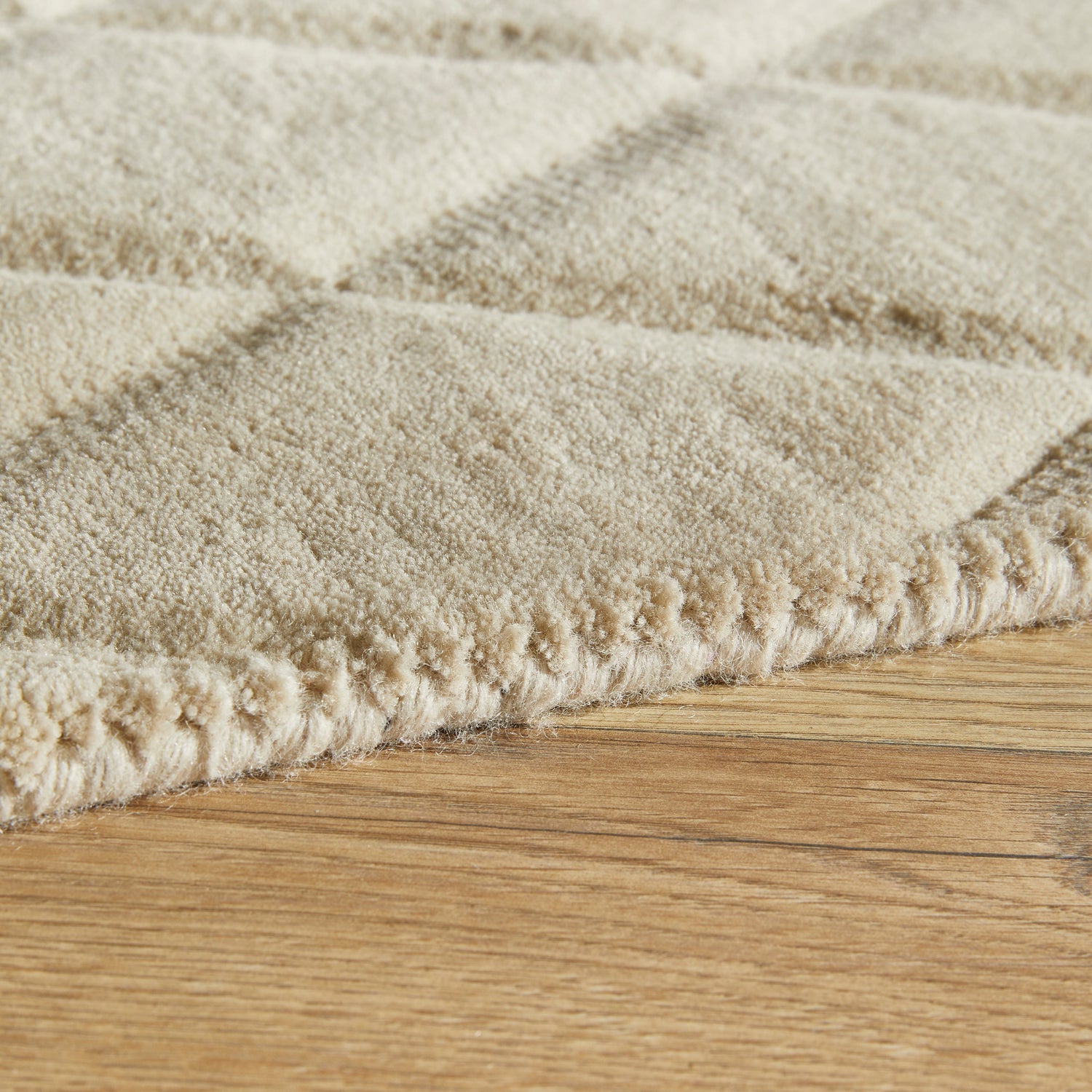 Priory PRI103 Beige Rug
