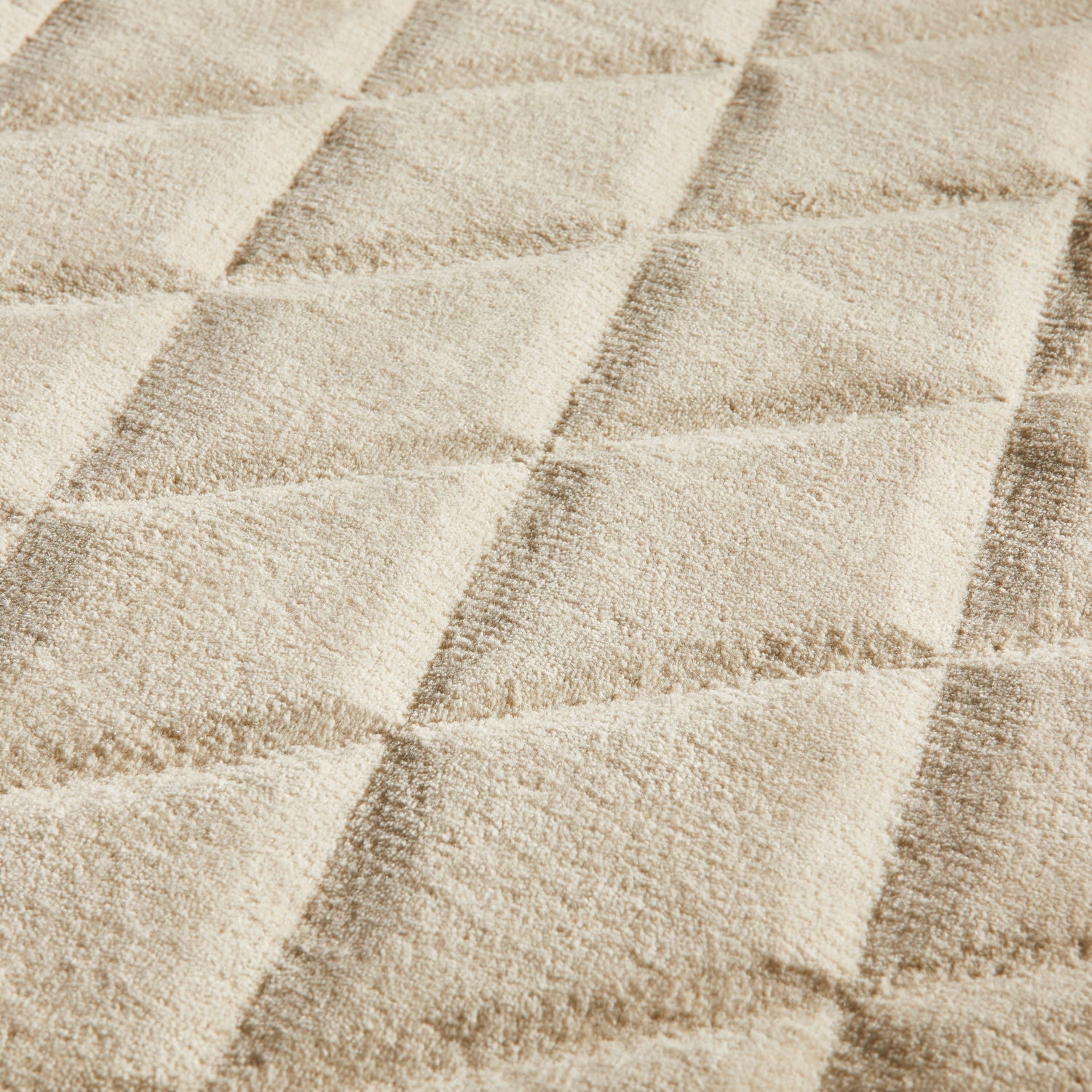 Priory PRI103 Beige Rug