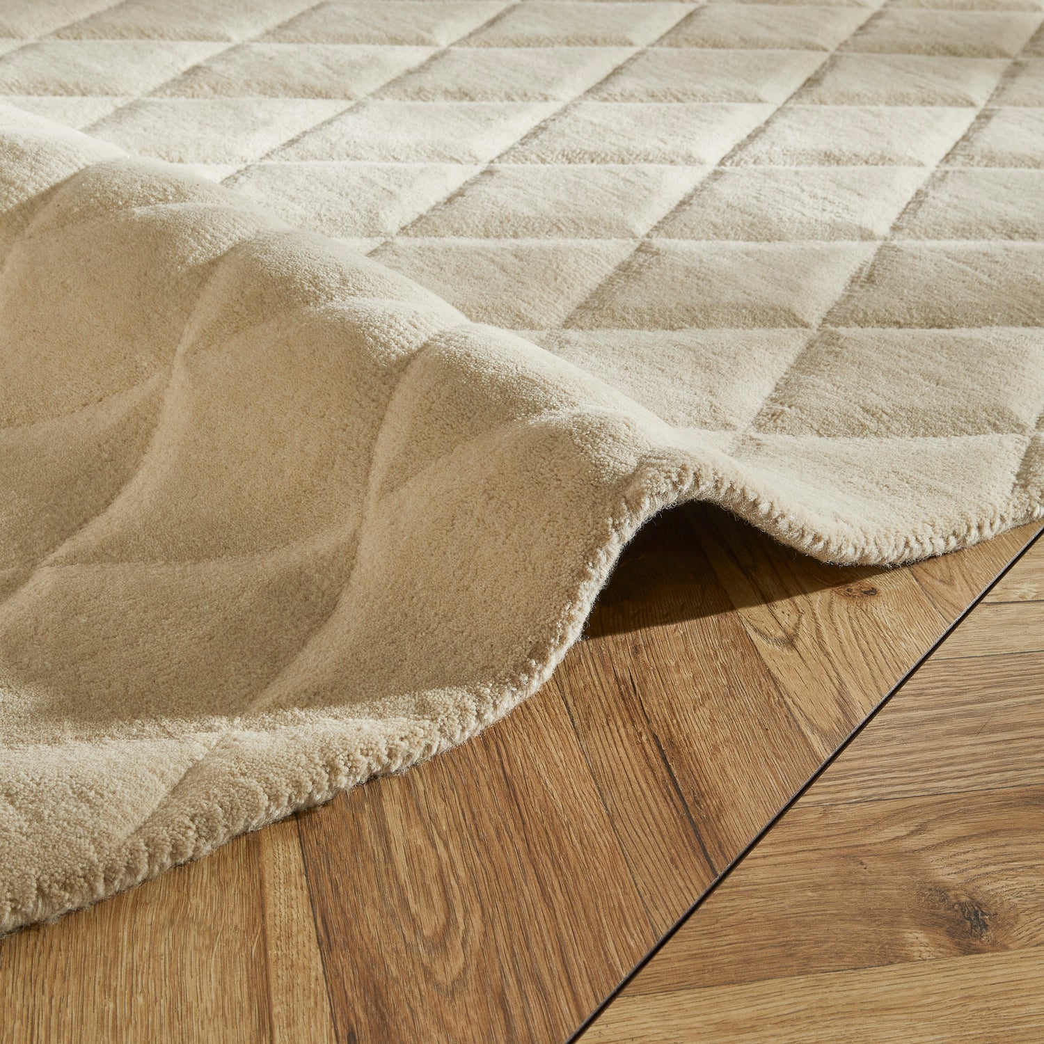 Priory PRI103 Beige Rug