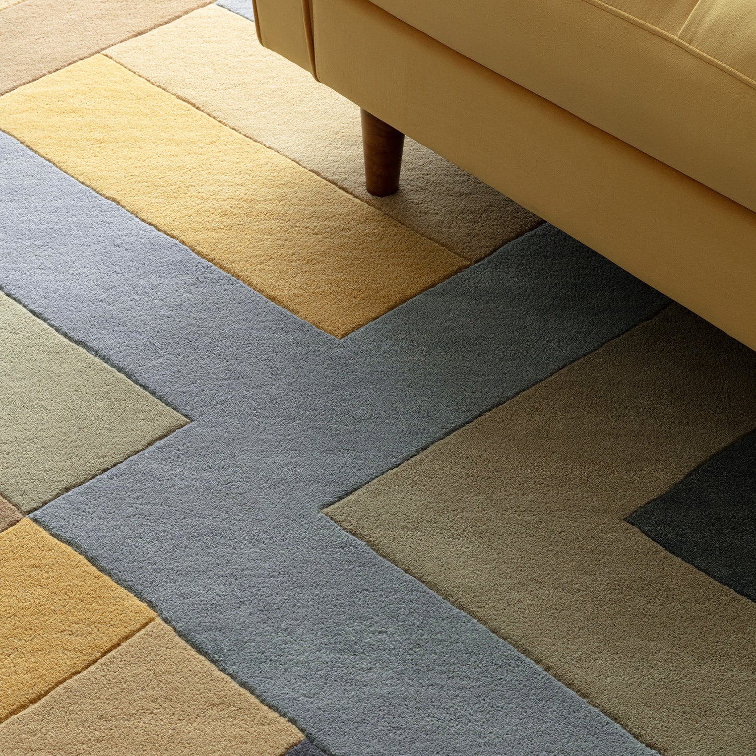 Reef RF02 Big Zig Ochre Grey Rug