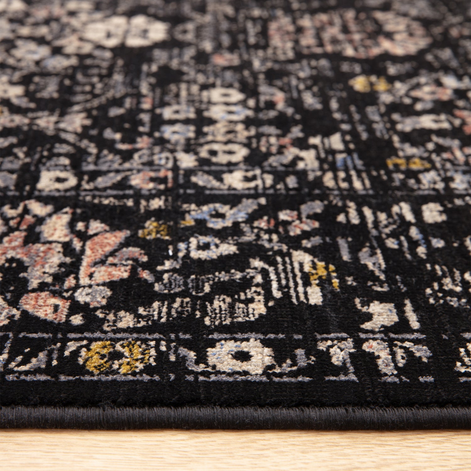 Sovereign Black Vintage Floral Rug - Love-Rugs