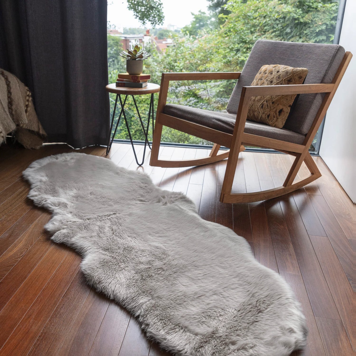 Auckland Silver Faux Sheepskin Rug