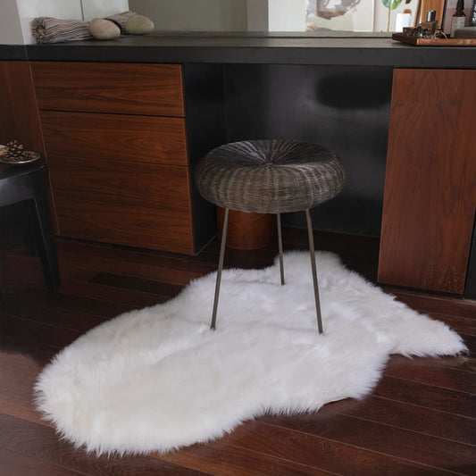 Auckland White Faux Sheepskin Rug alternate image