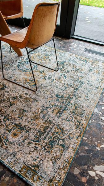 Louis De Poortere Antiquarian Bakhtiari 9127 Fener Rug - Love-Rugs alternate image