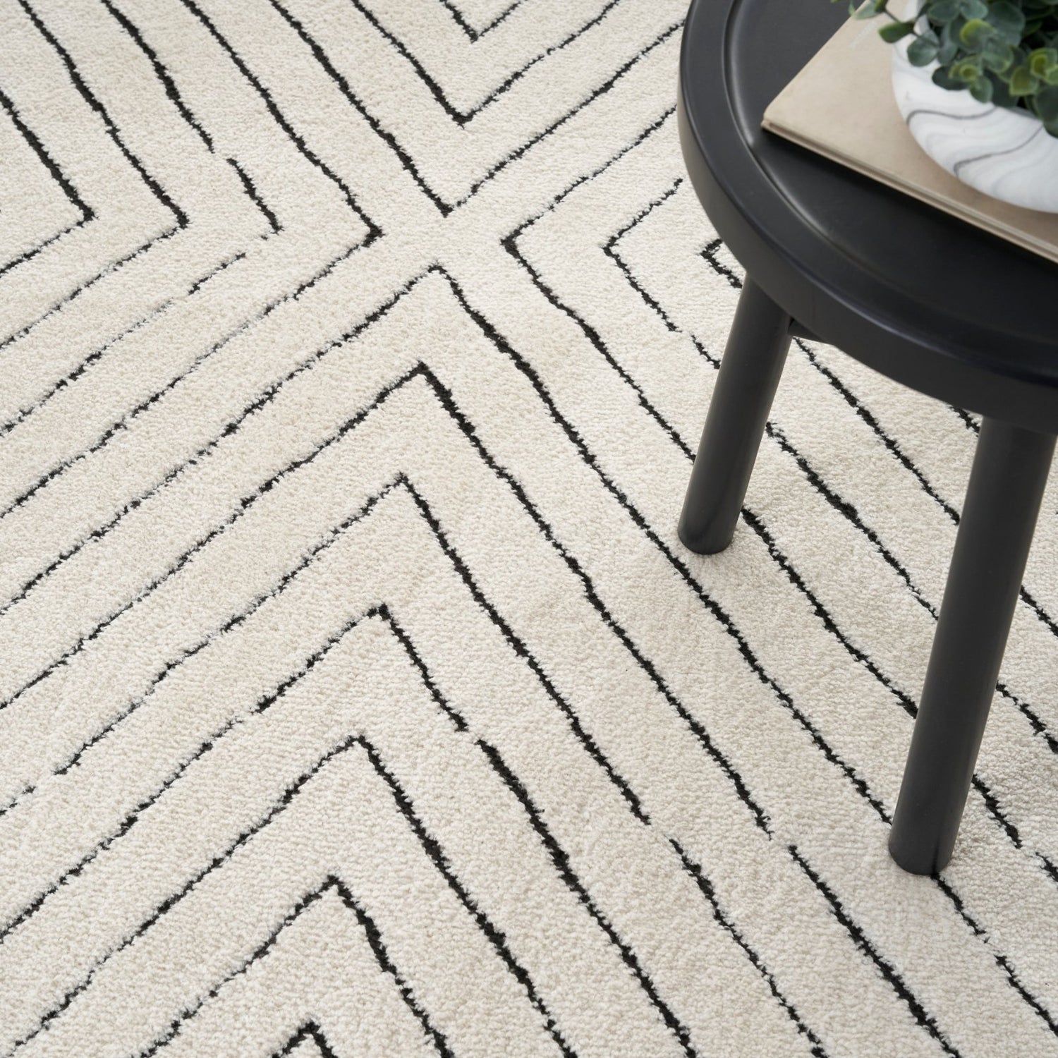Ivory Black Pattern Rug Modern Comfort MNC01 Ivory Black Rug – Love-Rugs